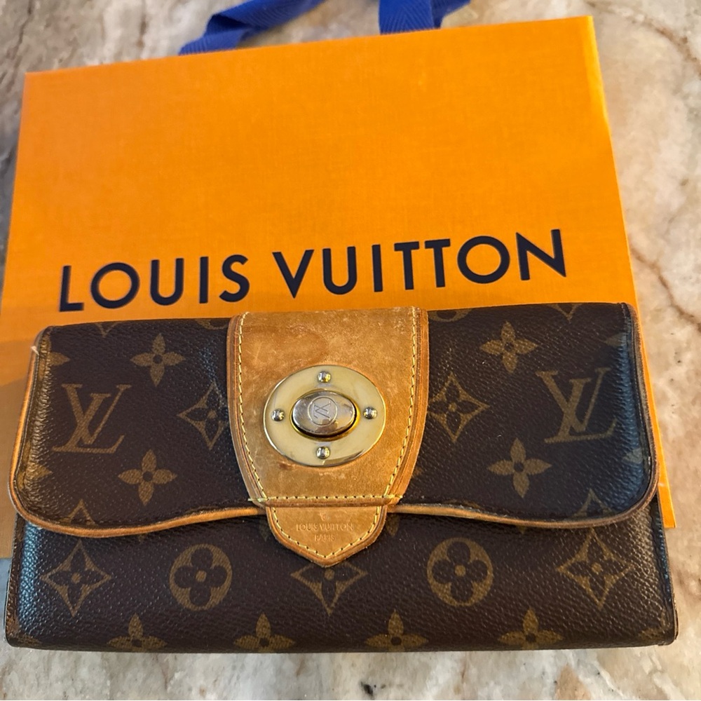 Genuine EUC LOUIS VUITTON wallet
